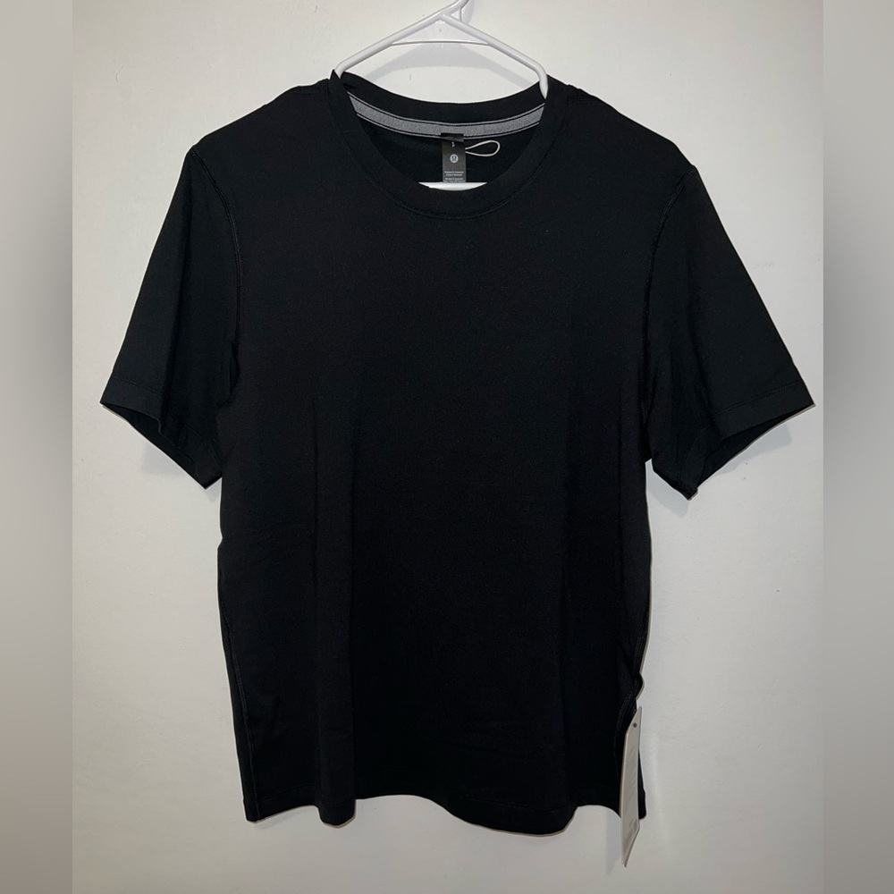 Men’s Lululemon Shirt